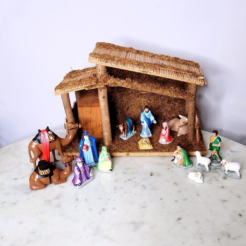 Vintage Nativity Creche Set 16 Piece Figures with Wood Straw Stable Christmas